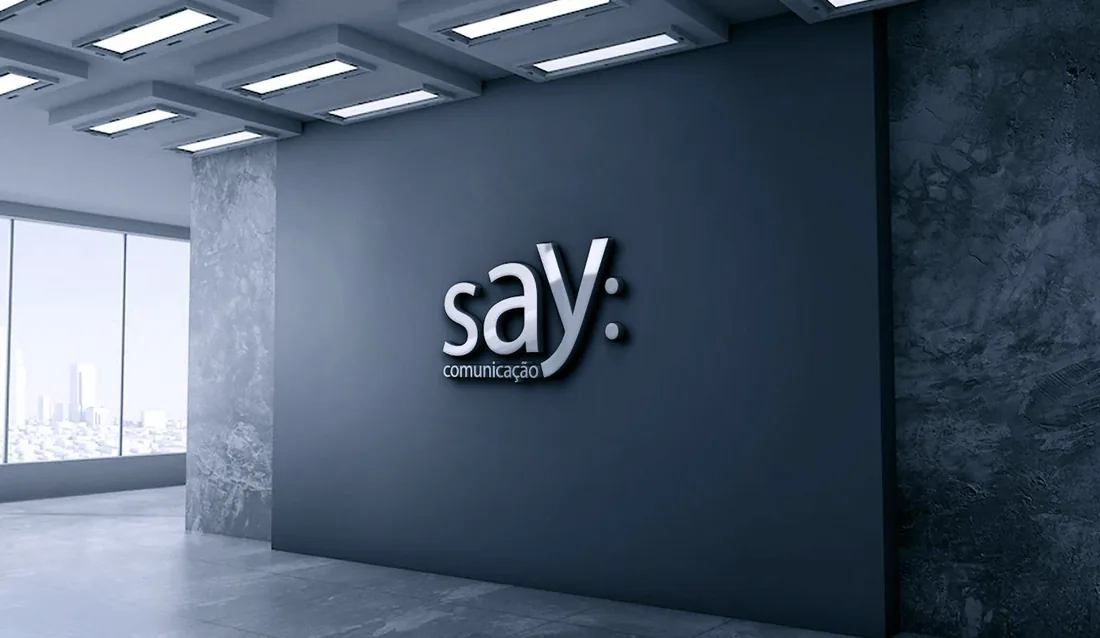 Fachada com o logo da Say Comunicação, agência de marketing digital em Pinheiros, São Paulo